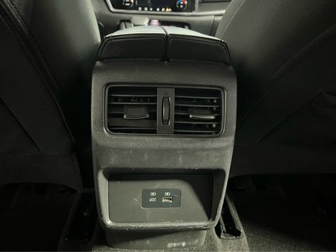 Used 2021 Nissan Rogue SV image 10