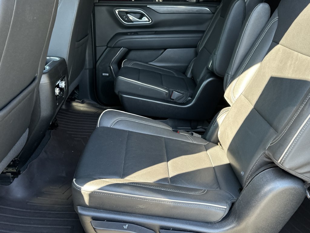 Used 2023 GMC Yukon XL SLT AWD/4WD image 15