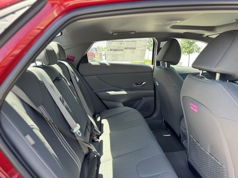 New 2025 Hyundai Elantra SEL image 13
