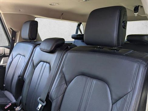 Used 2019 Ford Expedition Max Platinum image 18