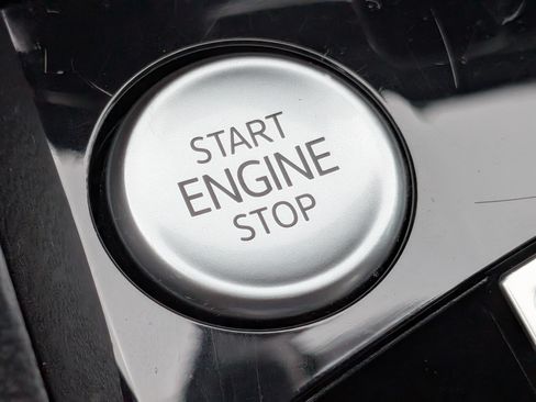 Certified 2024 Volkswagen Taos SE FWD image 27