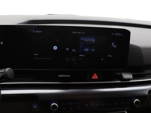 Used 2025 Kia Carnival FWD image 20
