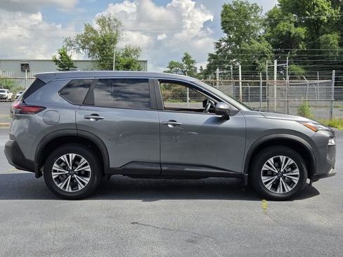 Used 2023 Nissan Rogue SV FWD image 6