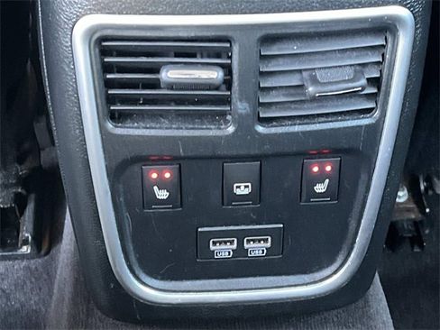 Used 2017 Chrysler 300 C image 16