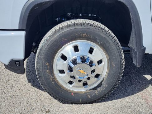 New 2026 Chevrolet Silverado 3500 High Country w/ High Country Premium Package AWD/4WD image 9
