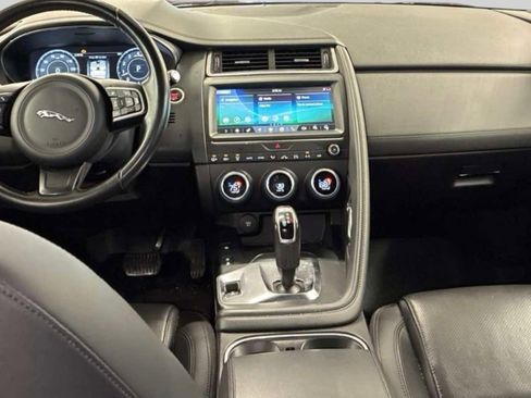 Used 2018 Jaguar E-PACE SE image 5