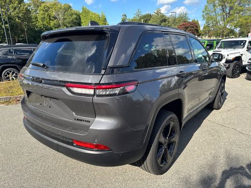 New 2025 Jeep Grand Cherokee Limited w/ Black Appearance Package image 6