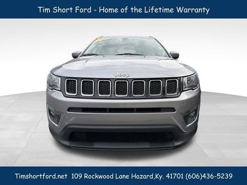 Used 2020 Jeep Compass Latitude w/ Cold Weather Group AWD/4WD image 2