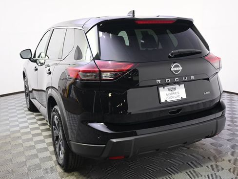 Used 2025 Nissan Rogue SV AWD/4WD image 4