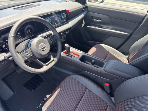 New 2026 Nissan Kicks SR FWD image 10