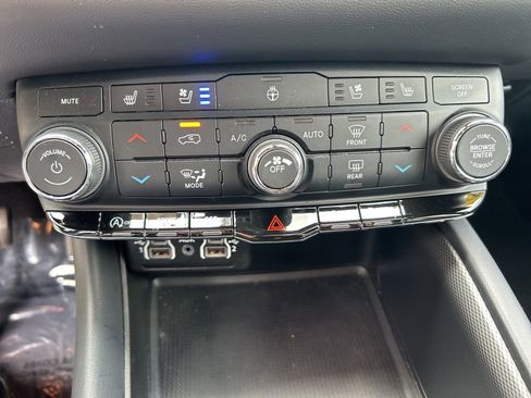 Used 2024 Dodge Durango GT image 36