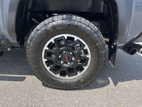 Used 2025 Toyota Tacoma TRD Off-Road AWD/4WD image 21