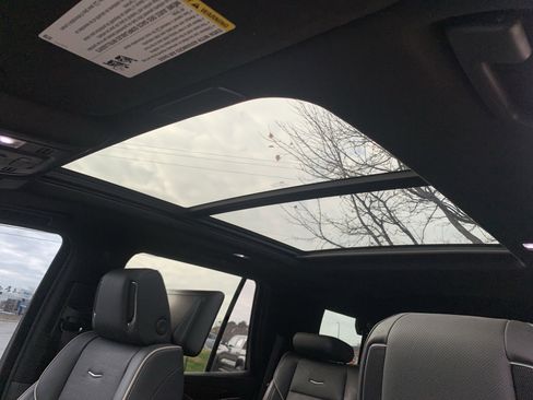 Used 2021 Cadillac Escalade Premium Luxury w/ Driver Assist Tech Package image 28