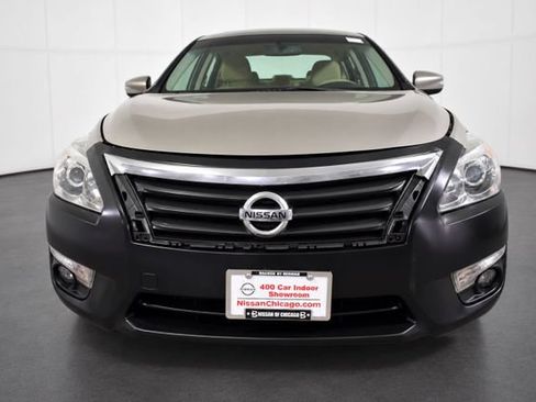 Used 2015 Nissan Altima 2.5 SV w/ Convenience Package FWD image 2