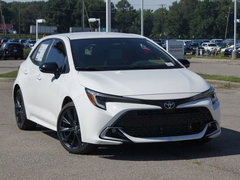 Used 2026 Toyota Corolla XSE FWD image 16