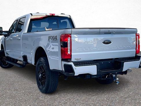 Used 2025 Ford F250 Lariat w/ Black Appearance Package image 5