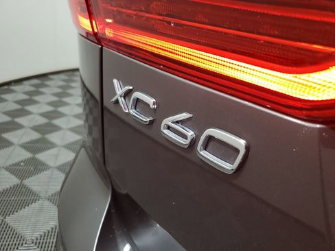 Used 2023 Volvo XC60 B5 Ultimate FWD image 10