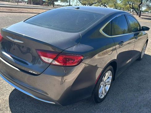 Used 2015 Chrysler 200 Limited w/ Convenience Group image 10