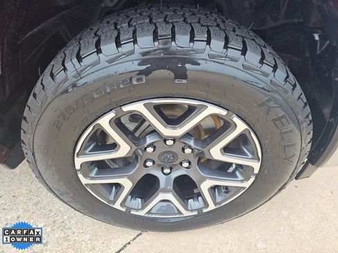 Used 2025 RAM 1500 Laramie AWD/4WD image 3