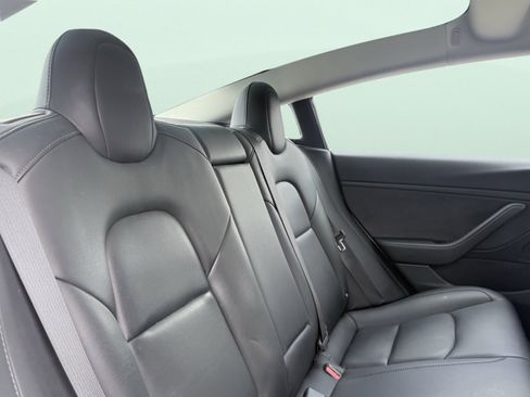 Used 2018 Tesla Model 3 Mid Range image 40