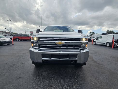 Used 2018 Chevrolet Silverado 2500 W/T w/ WT Convenience Package AWD/4WD image 2