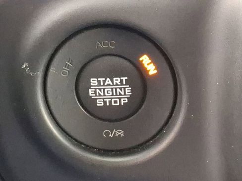 Used 2021 Jeep Gladiator Willys image 28