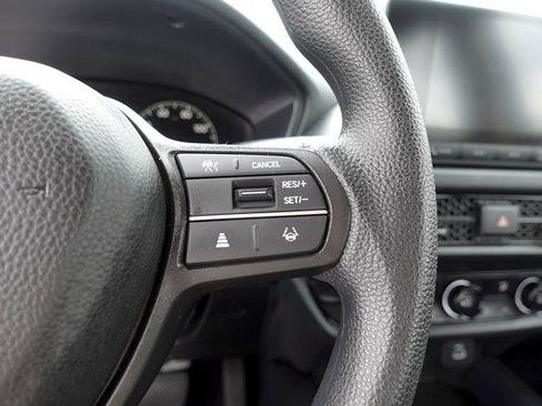 Used 2025 Honda HR-V LX image 14