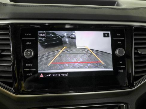 Used 2023 Volkswagen Atlas SEL AWD/4WD image 8
