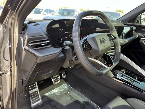 Used 2025 Audi SQ5 Premium Plus image 19