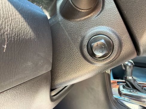 Used 2015 INFINITI QX80 4WD w/ Deluxe Technology Package image 18