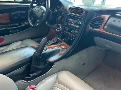 Used 1997 Chevrolet Corvette Coupe RWD image 14
