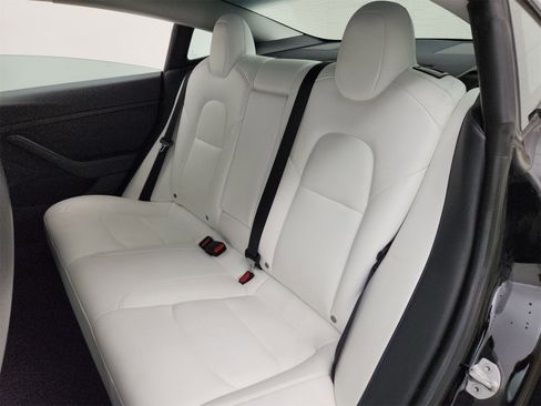 Used 2021 Tesla Model 3 Performance image 10
