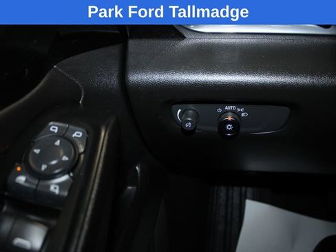 Used 2023 Chevrolet Traverse RS AWD/4WD image 18
