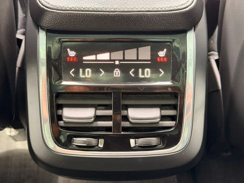 Used 2022 Volvo XC90 T5 Momentum w/ Climate Package AWD/4WD image 31