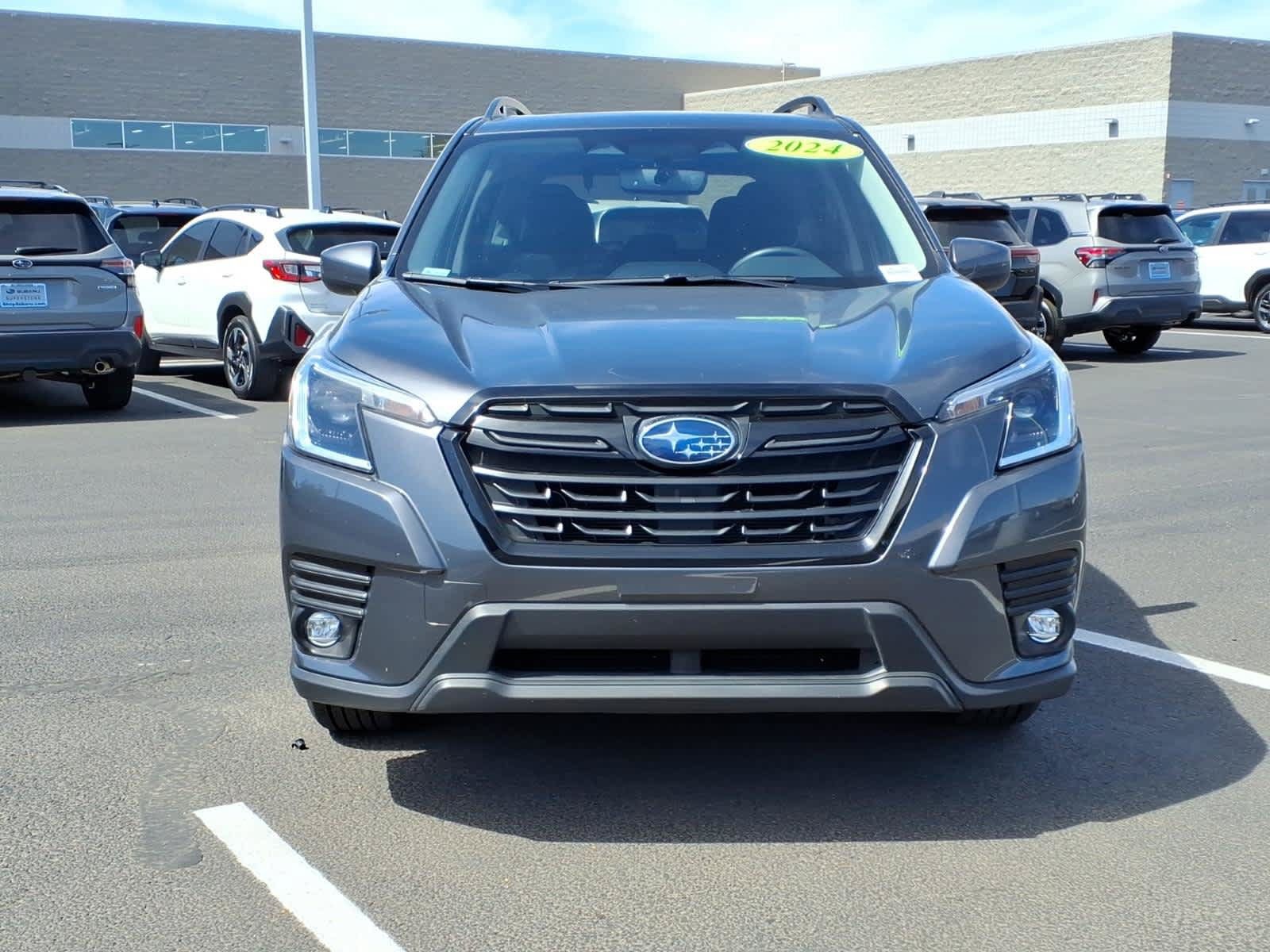 Used 2024 Subaru Forester Premium AWD/4WD image 2