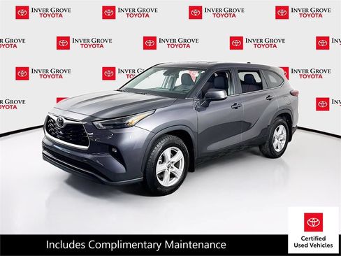 Certified 2024 Toyota Highlander LE AWD/4WD image 1