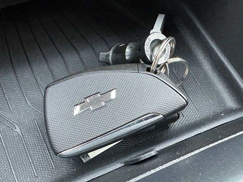 Used 2024 Chevrolet Equinox EV RS image 36