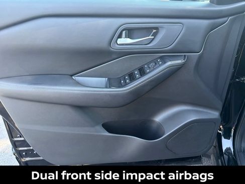 Certified 2026 Nissan Rogue SV FWD image 25