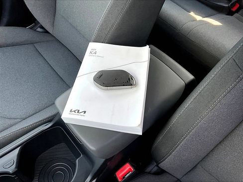 Used 2025 Kia K4 FWD image 35
