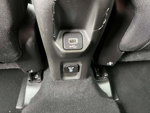 Certified 2021 Jeep Renegade Latitude w/ Convenience Group image 10