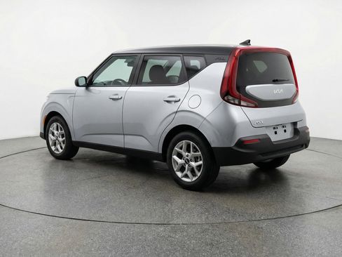 Used 2025 Kia Soul LX w/ LX Technology Package image 6