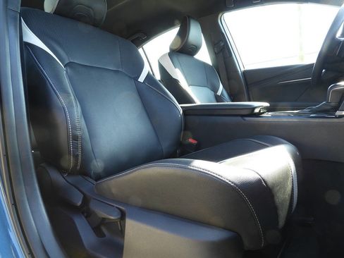Used 2025 Toyota Camry SE FWD image 35