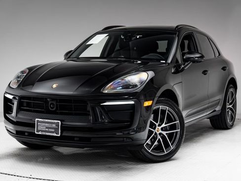 Certified 2026 Porsche Macan AWD/4WD image 1