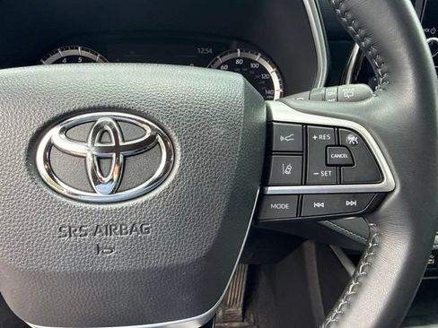 Used 2024 Toyota Highlander XSE AWD/4WD image 39