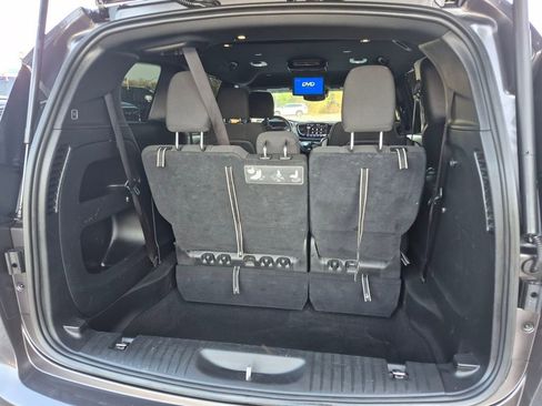 Used 2021 Chrysler Pacifica Touring w/ S Appearance Package image 12