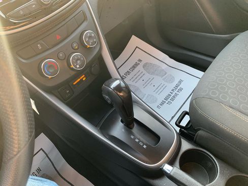 Used 2020 Chevrolet Trax LS w/ Tint and Cruise Package image 15