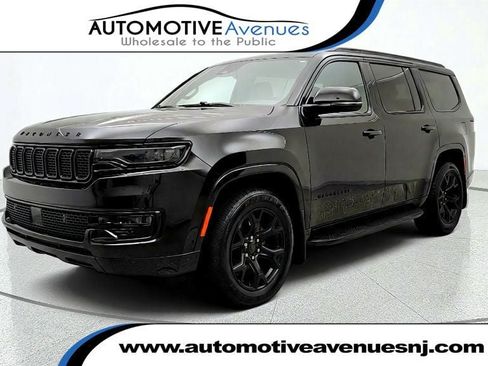 Used 2025 Jeep Wagoneer Series II AWD/4WD image 1