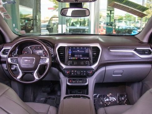 Used 2023 GMC Acadia SLT image 15