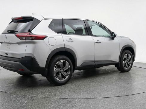 Used 2025 Nissan Rogue SV FWD image 9