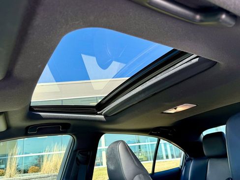 Used 2020 Toyota Corolla XSE image 25